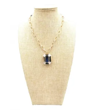 Chain and pendant  short necklace