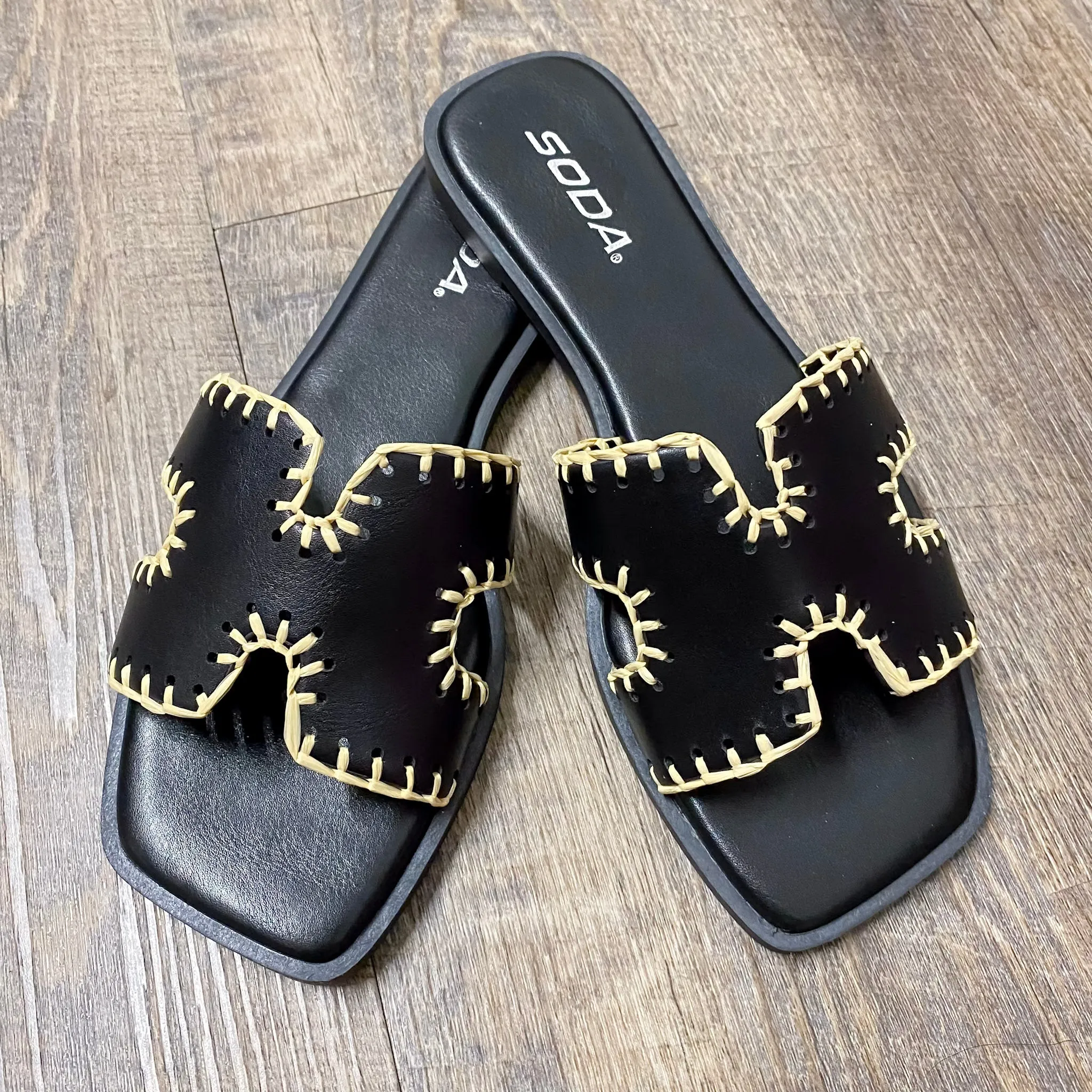 Finity Black Stitching Sandals