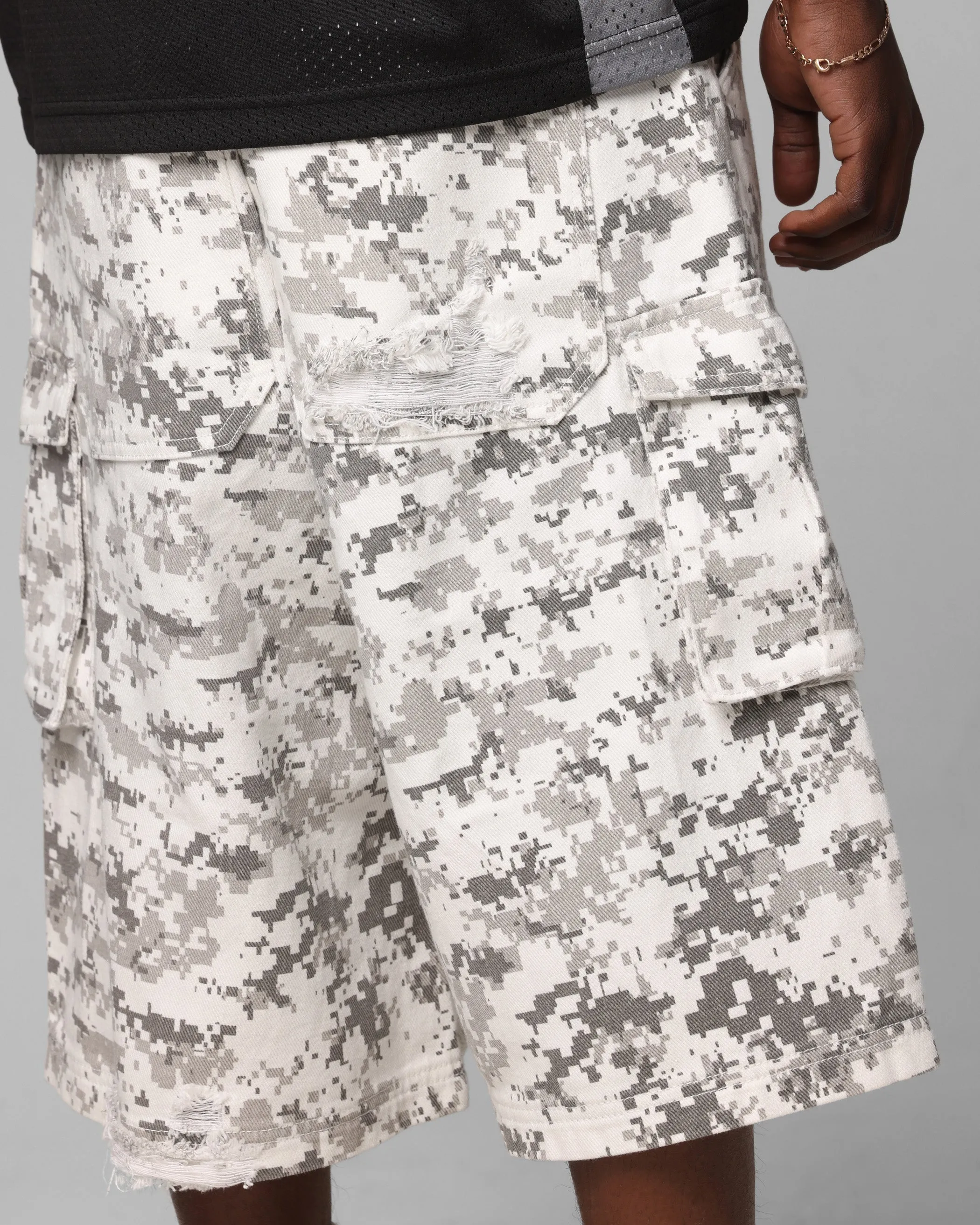 Loiter Collateral Cargo Shorts Digi Snow Camo