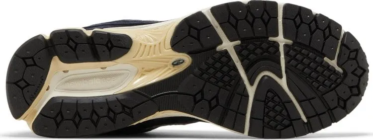 New Balance 2002R 'Eclipse Castlerock' sneakers, black
