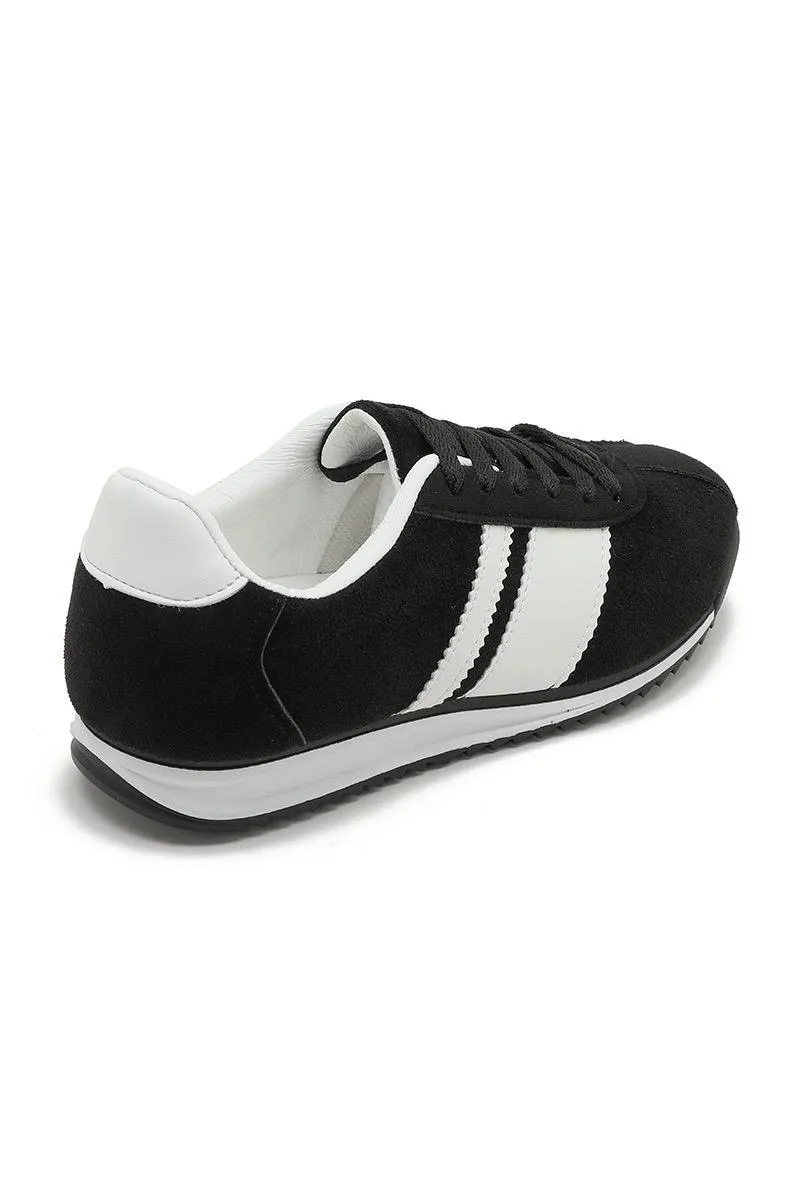 ROUND TOE SIDE LINE STRIPPED DETAILED GUM SOLE TRAINERS IN BLACK