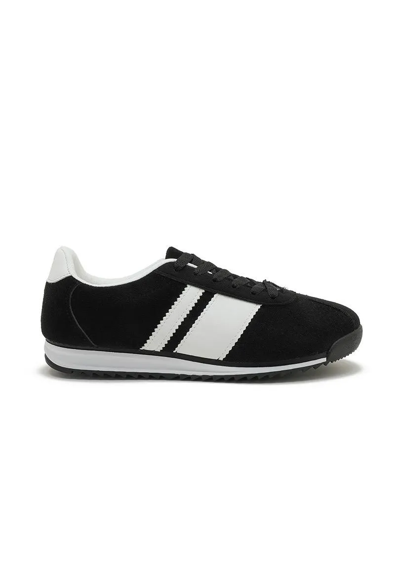 ROUND TOE SIDE LINE STRIPPED DETAILED GUM SOLE TRAINERS IN BLACK