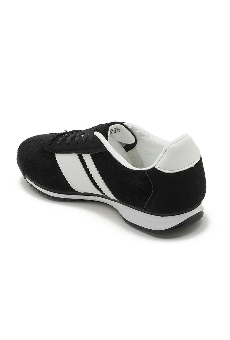 ROUND TOE SIDE LINE STRIPPED DETAILED GUM SOLE TRAINERS IN BLACK